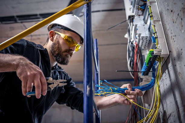 Best Emergency Electrical Repair  in Carbondale, KS