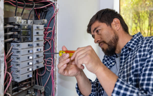 Best Circuit Breaker Repair  in Carbondale, KS
